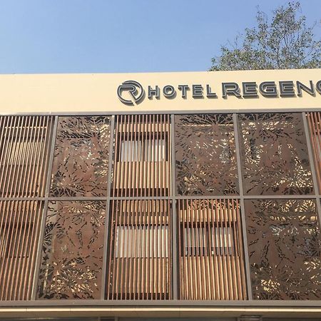 Hotel Regency Surat Zewnętrze zdjęcie