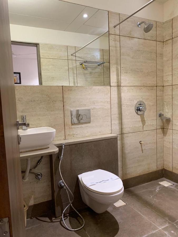 Hotel Regency Surat Zewnętrze zdjęcie